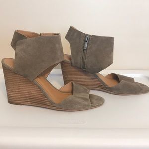 Lucky Brand Taupe Wedges size 9 NEVER WORN!